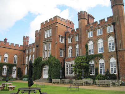 The lovely english country life