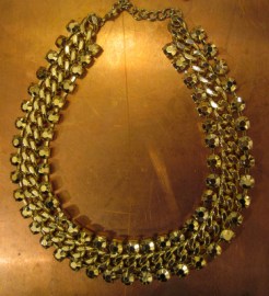 GoldenNecklace